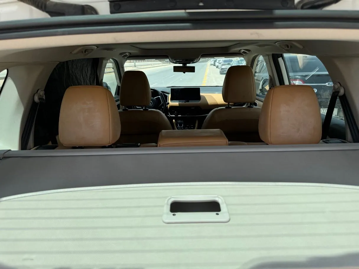 Car image 23
