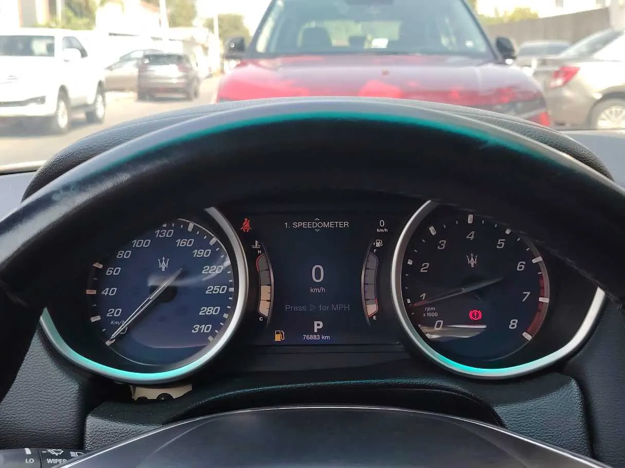 Car image 25