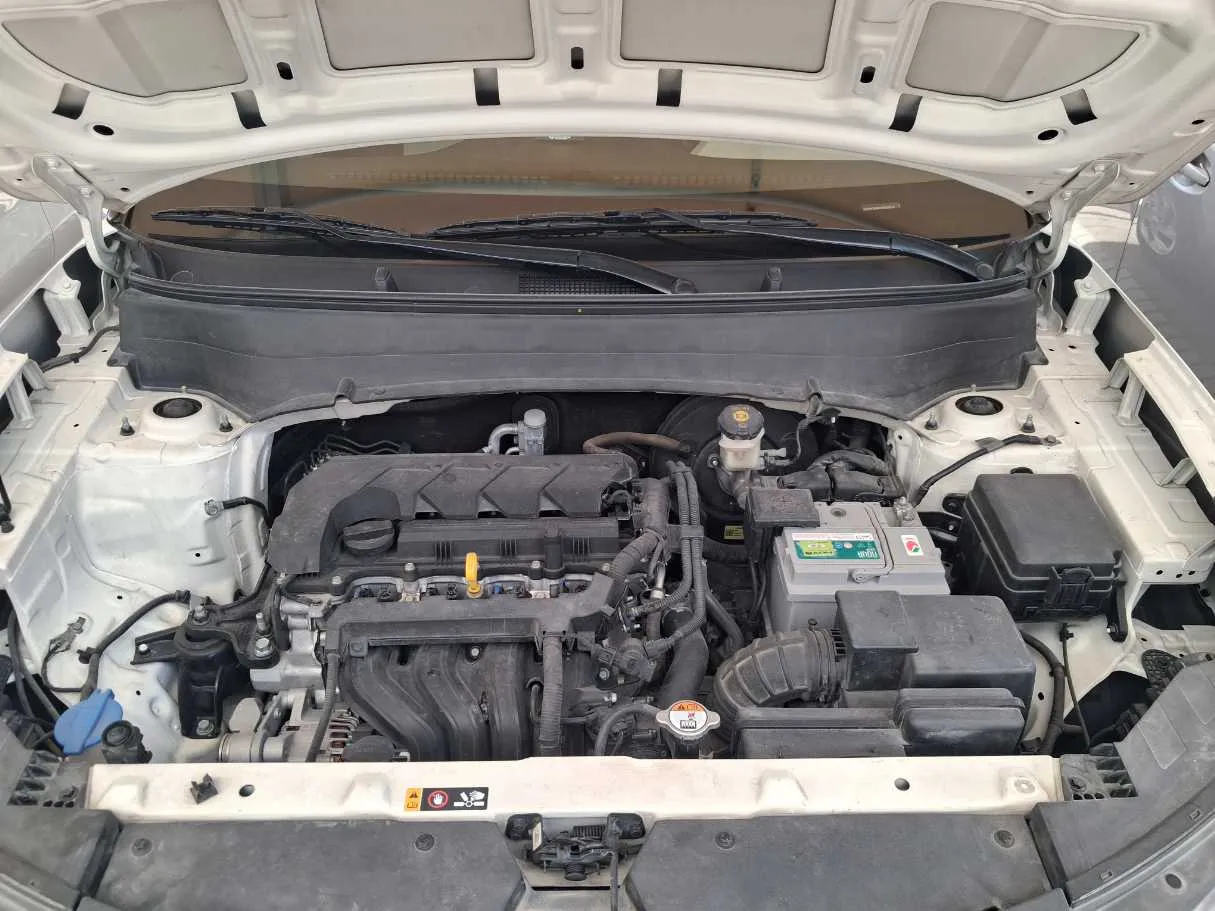 Car image 21
