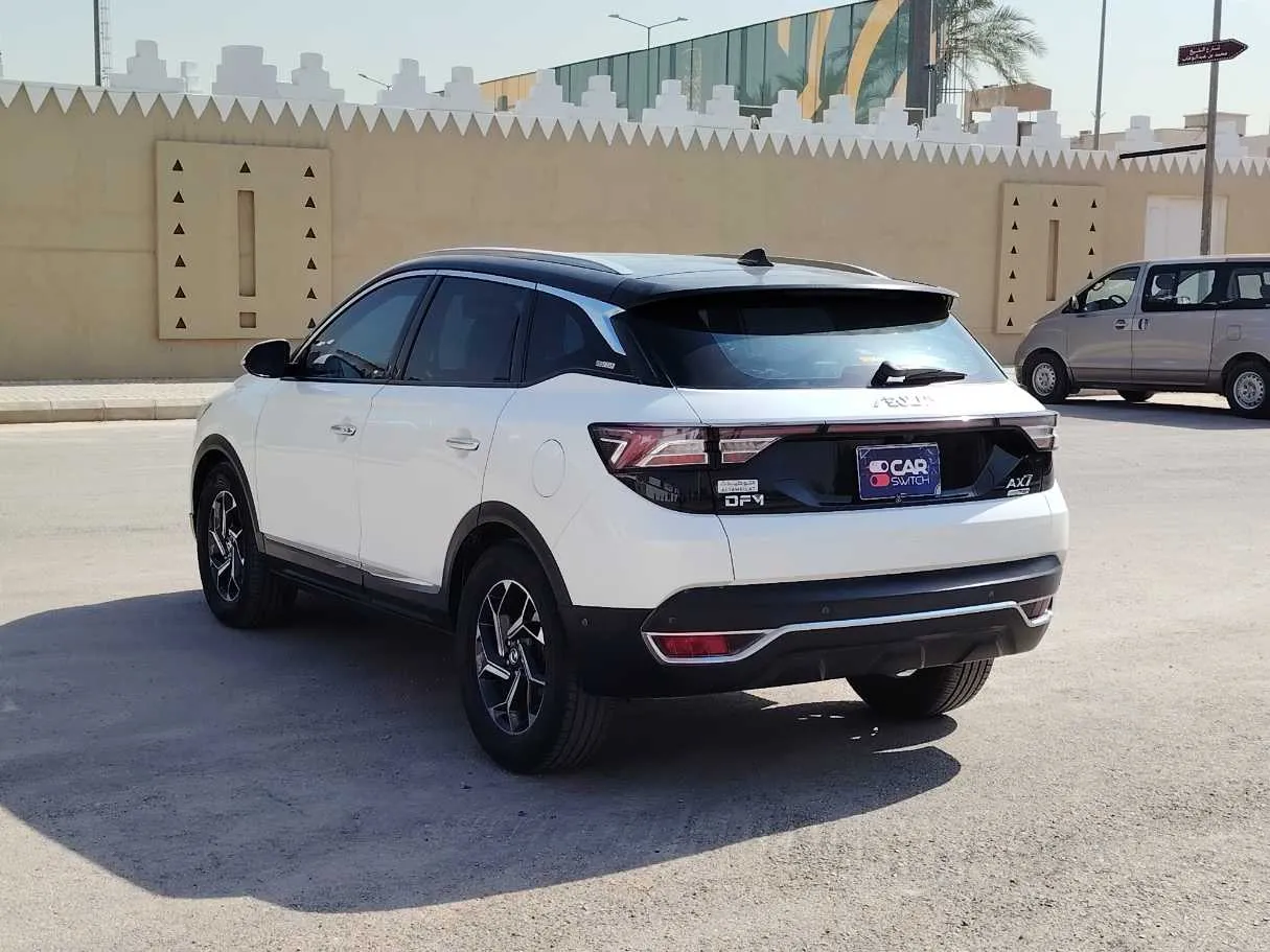 Car image 7