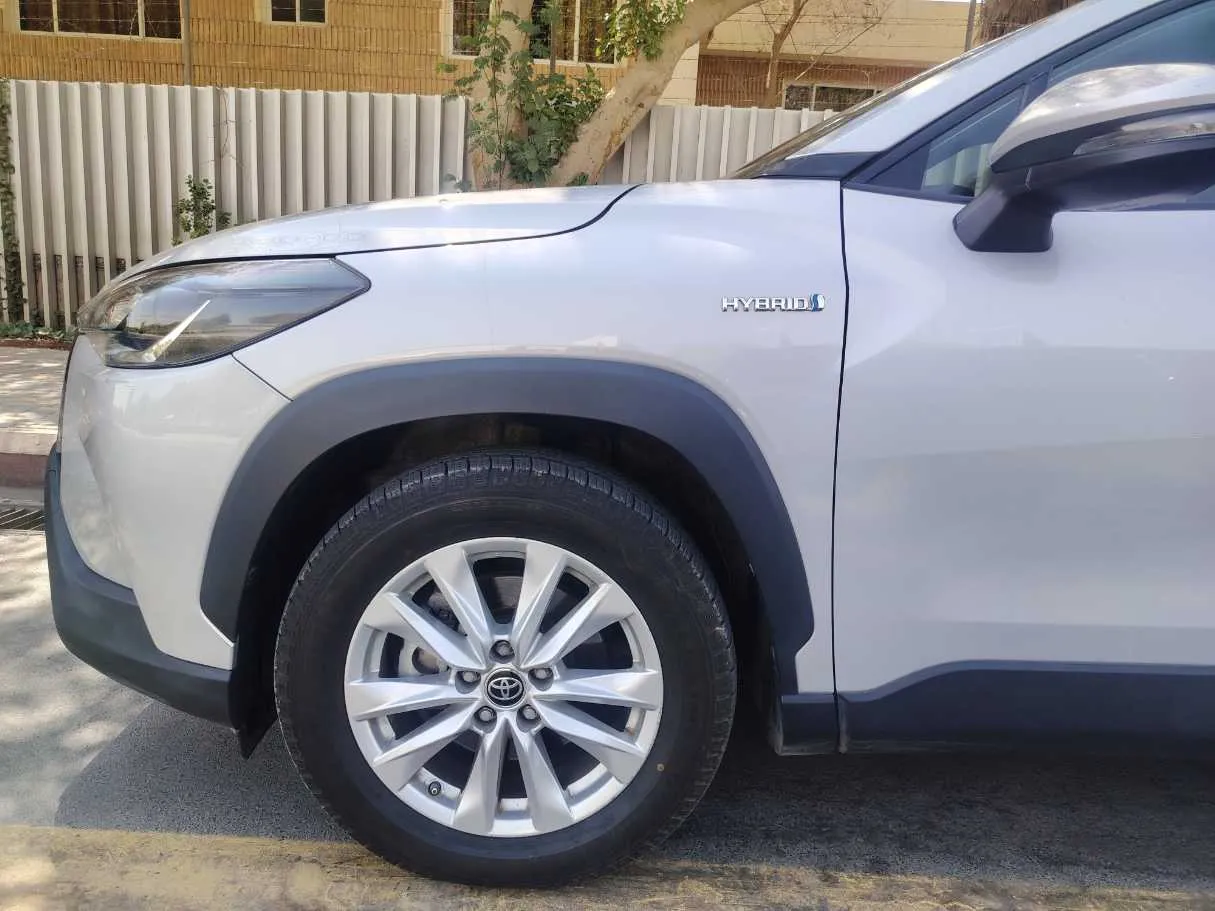 Car image 9