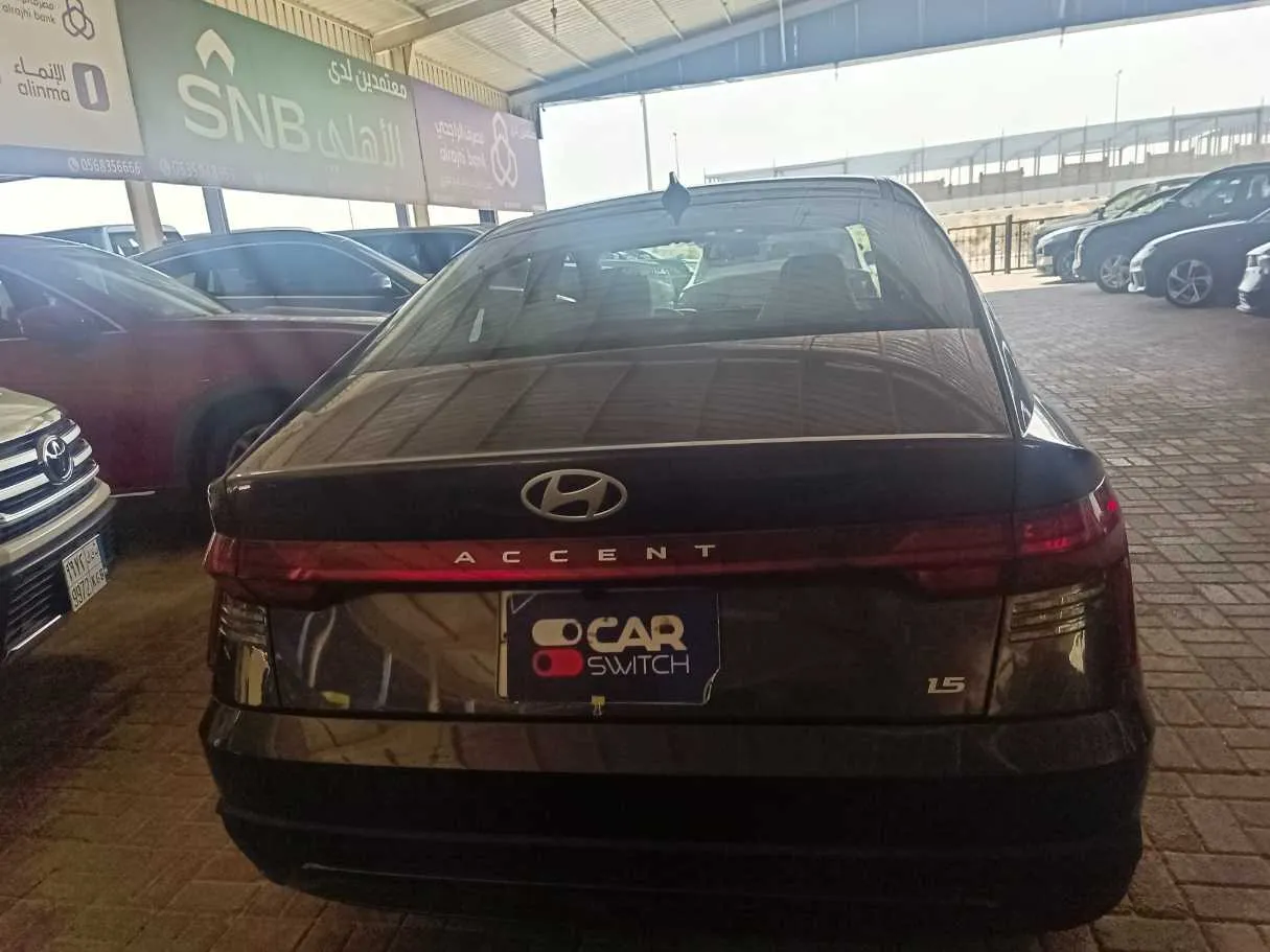 Car image 6