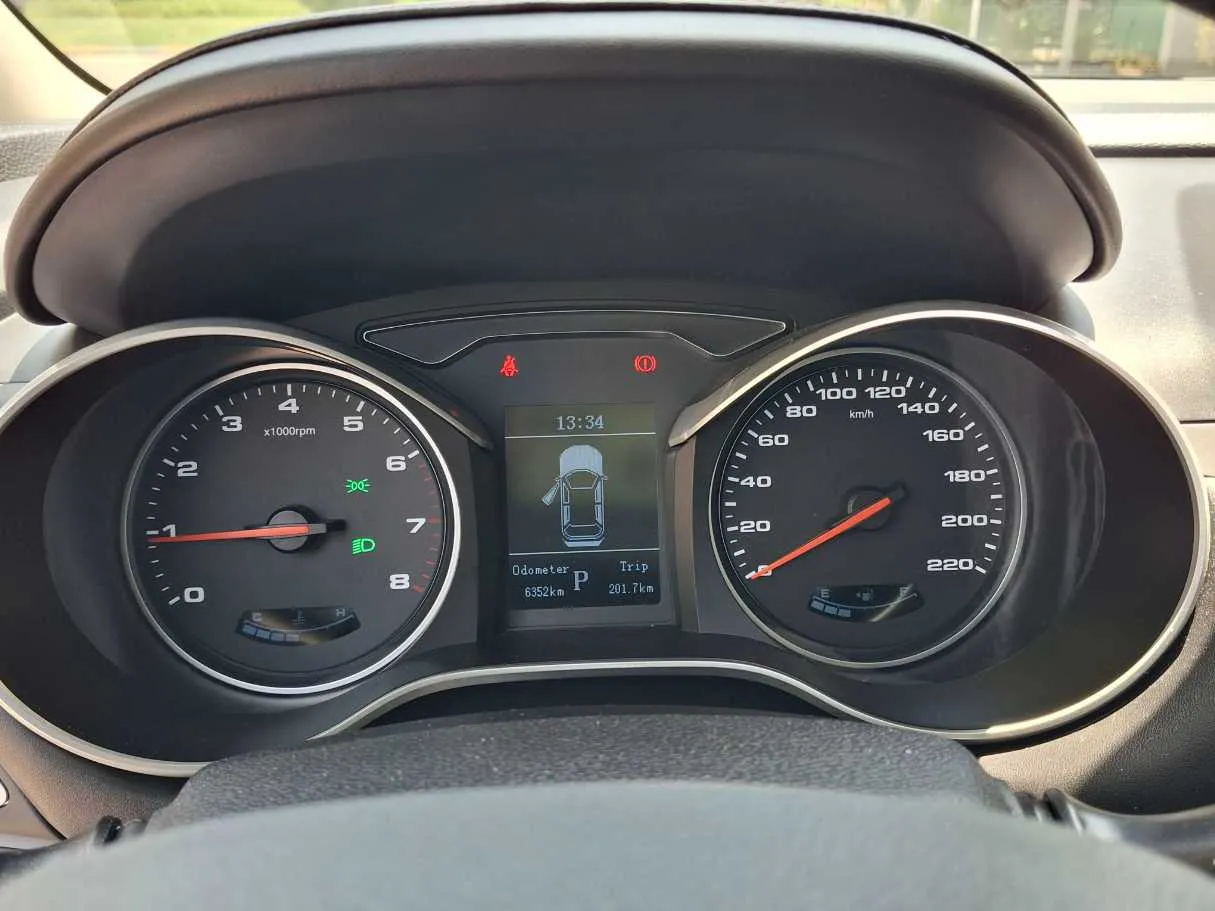 Car image 17