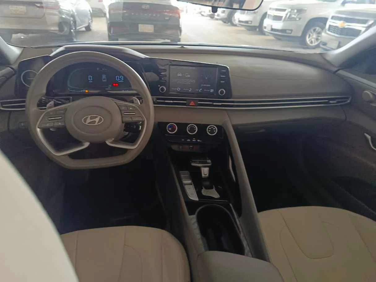 Car image 24