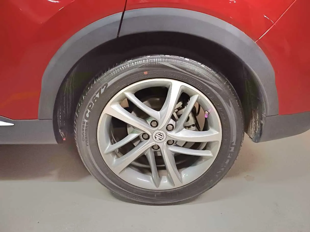 Car image 9