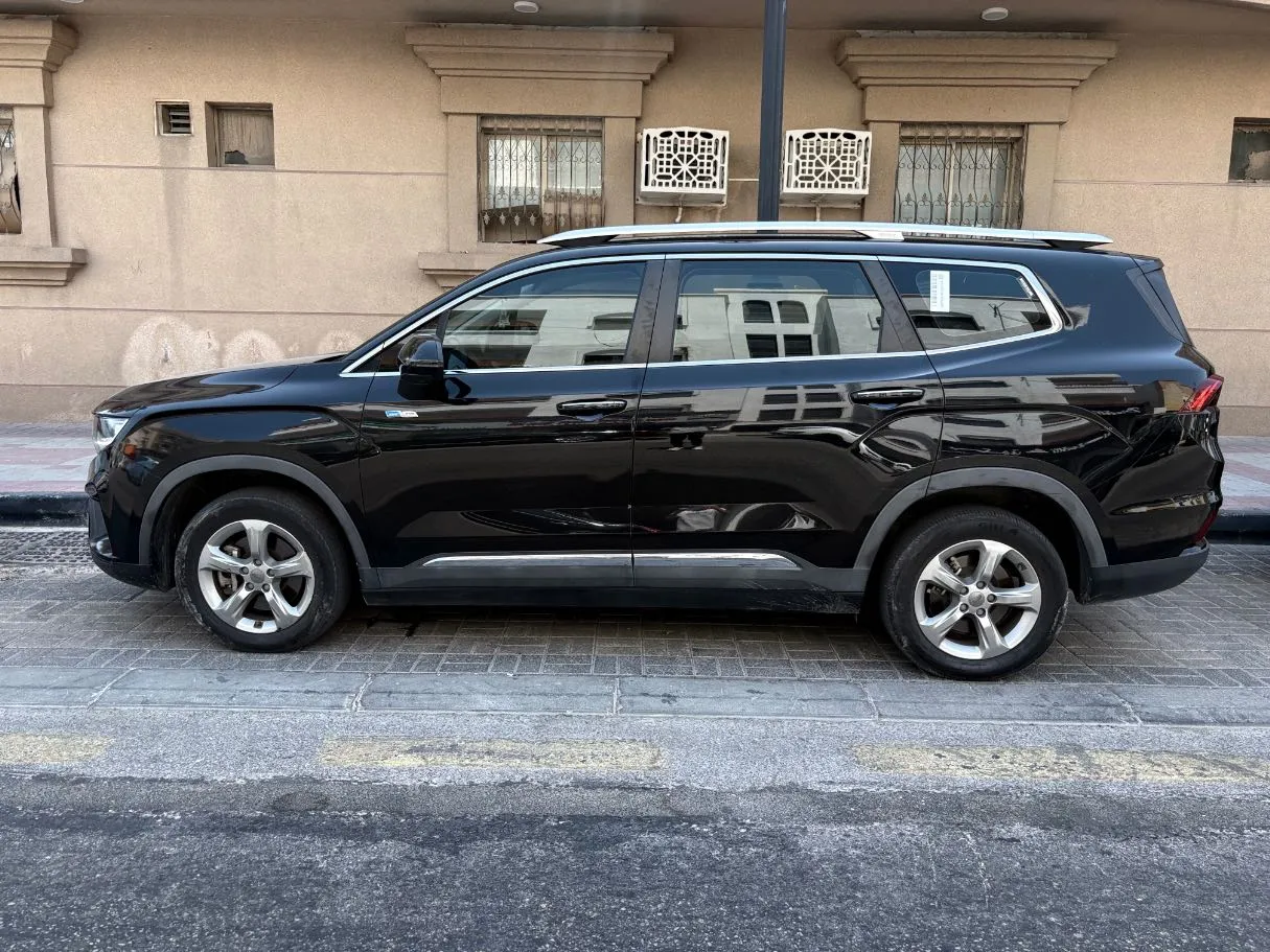 Car image 7