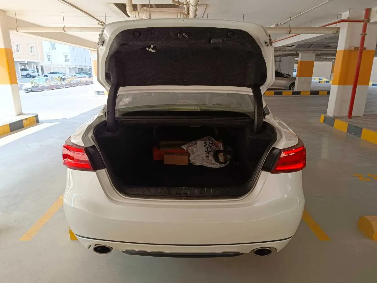 Car image 27
