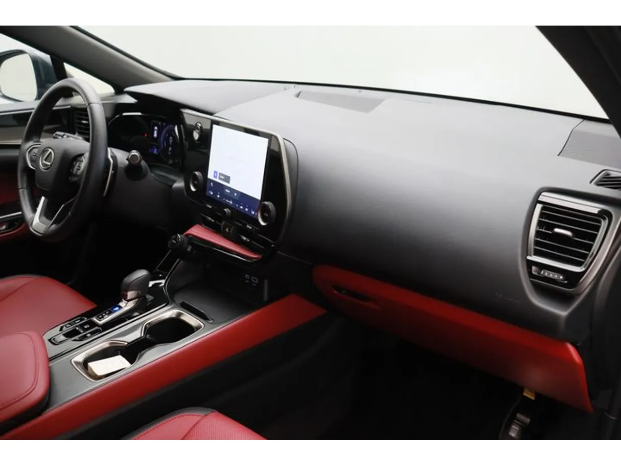 Car image 10