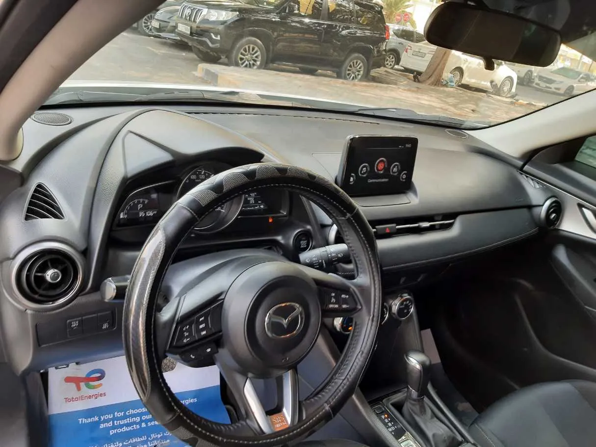 Car image 11