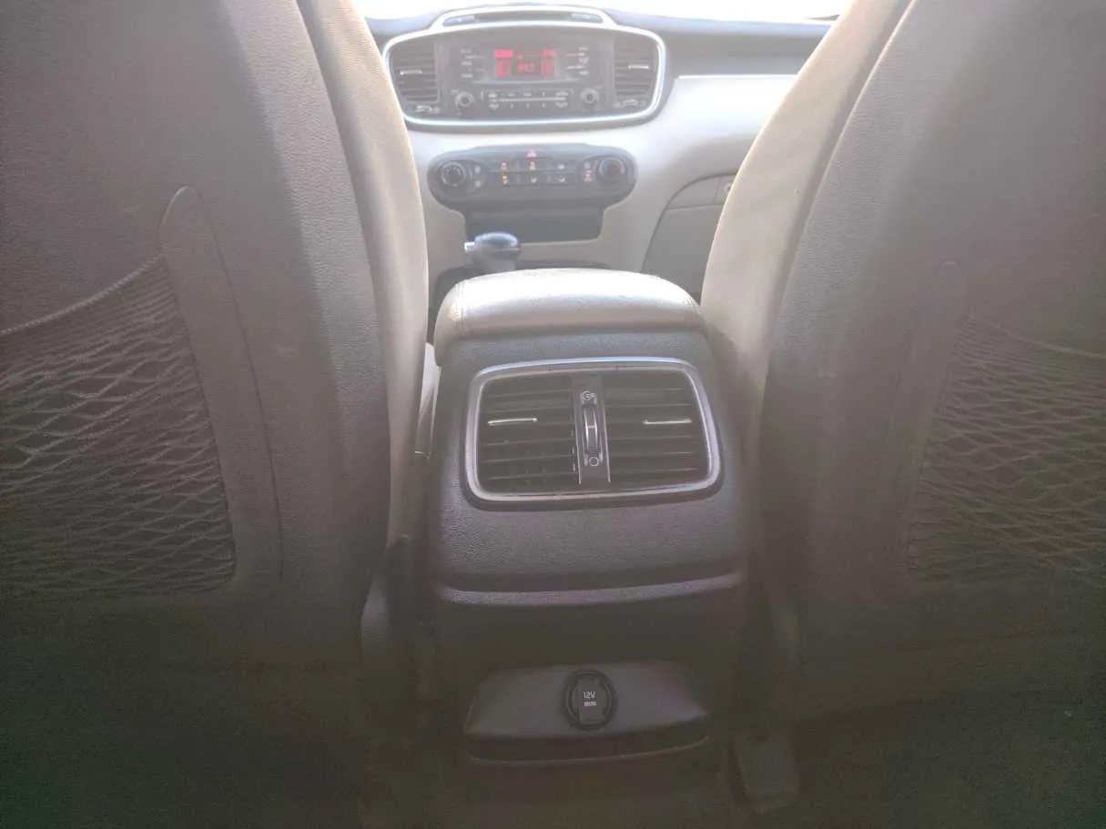 Car image 27