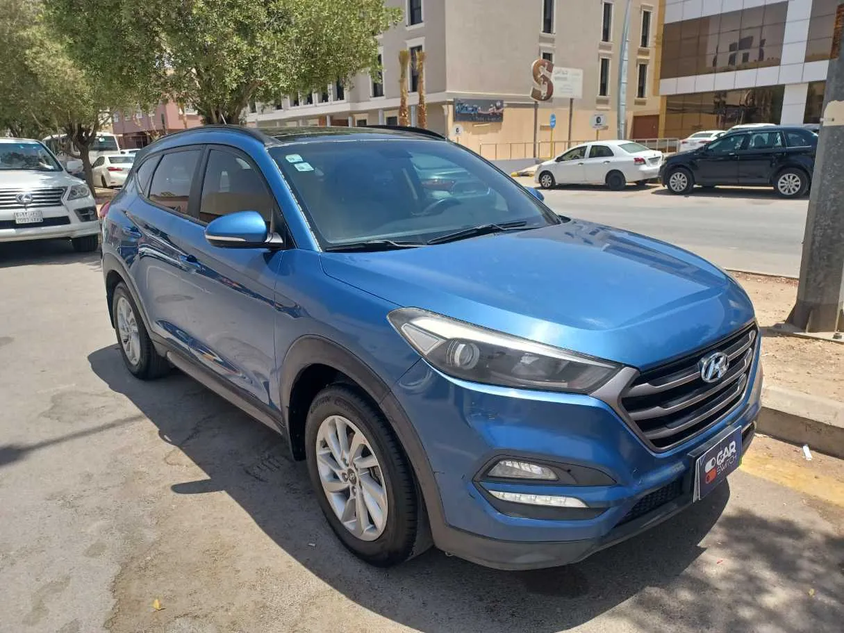 Car image 3