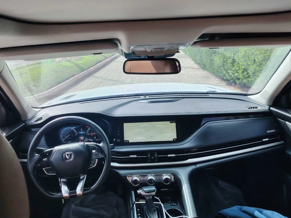 Car image 19