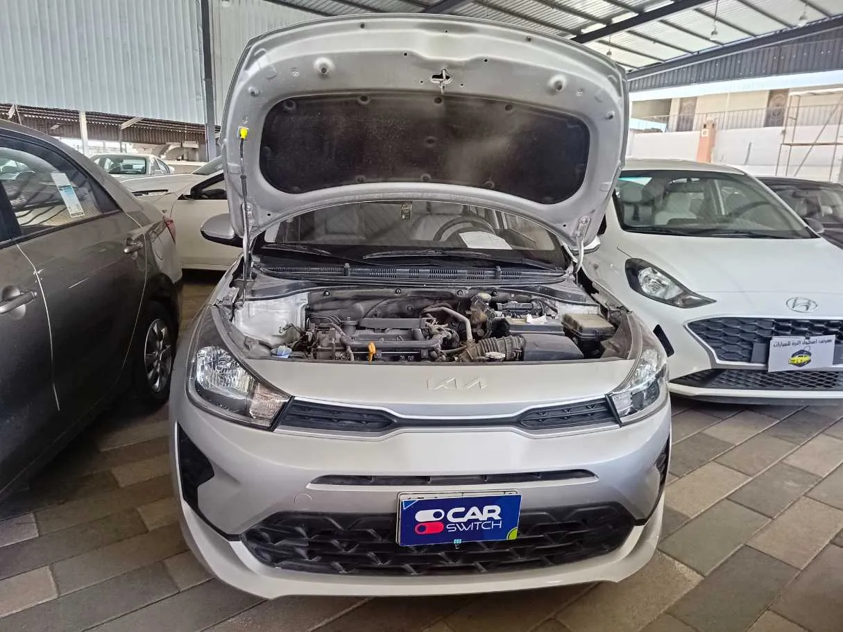 Car image 19