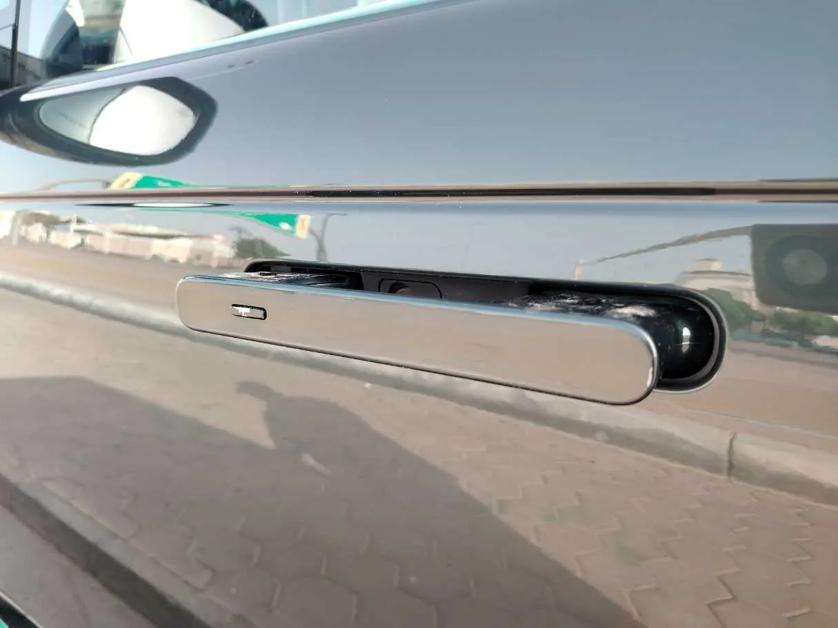 Car image 26