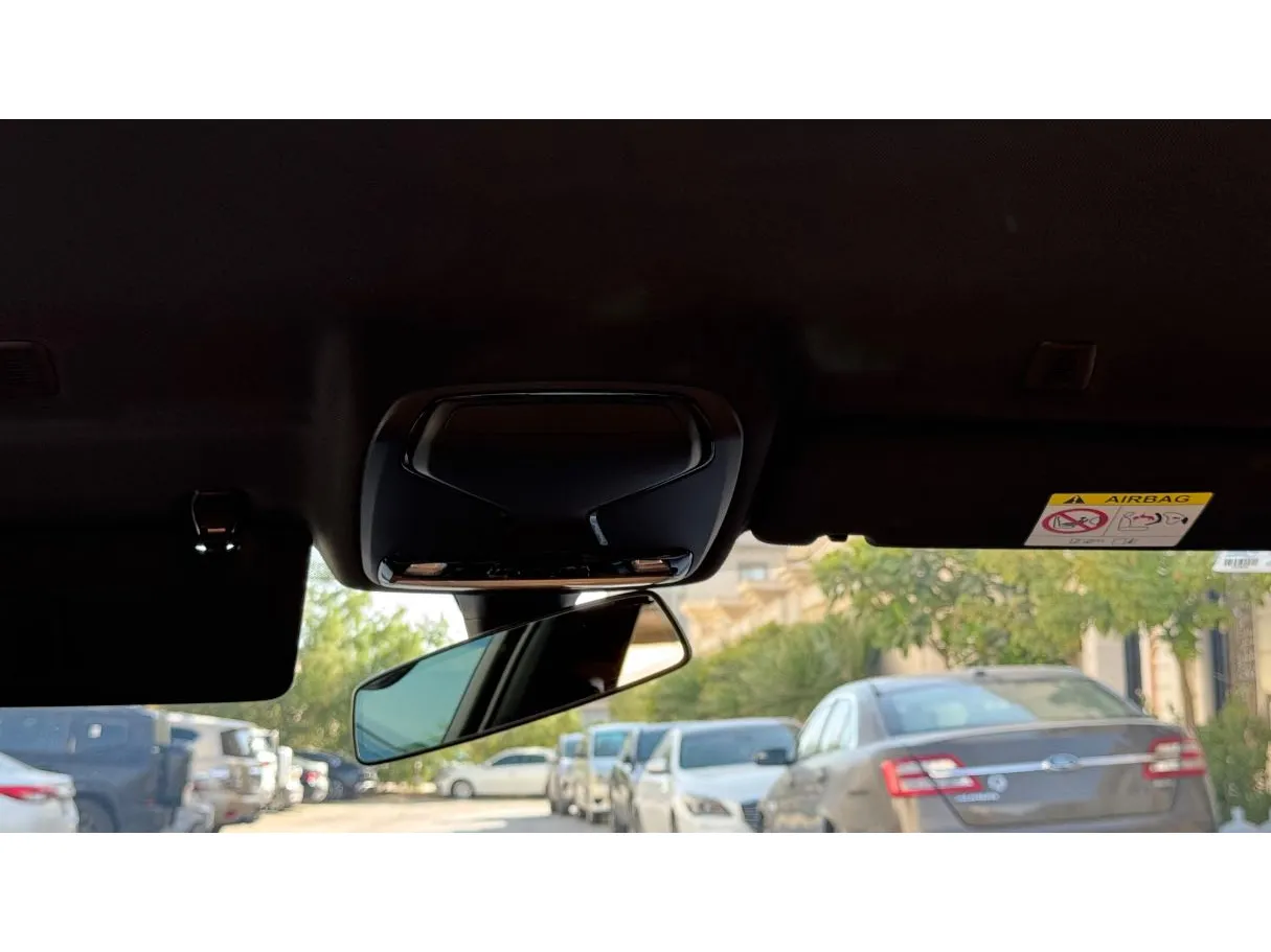 Car image 21