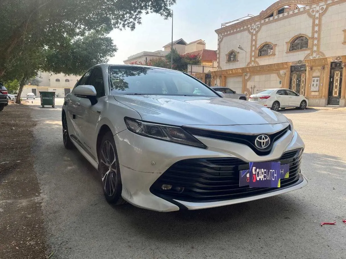 Car image 3