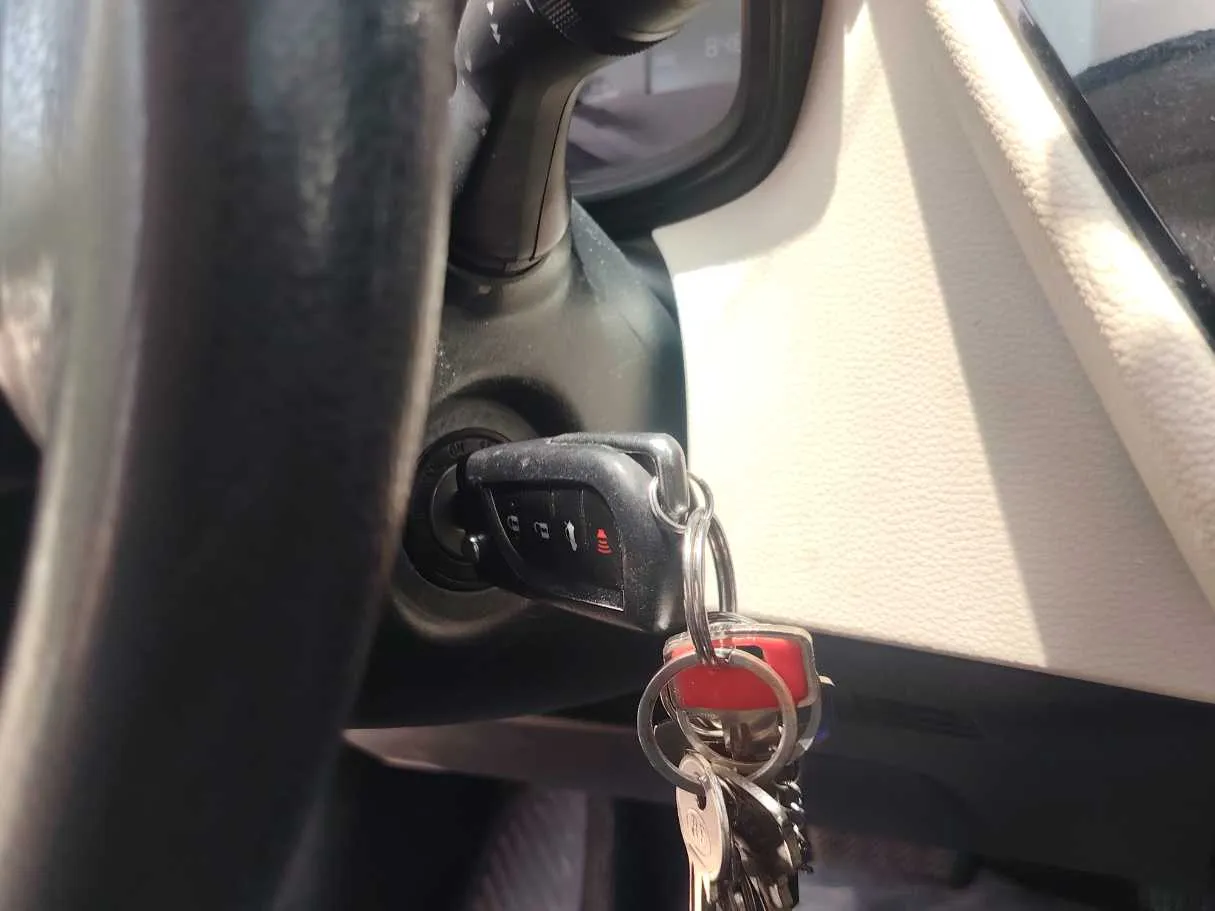 Car image 24