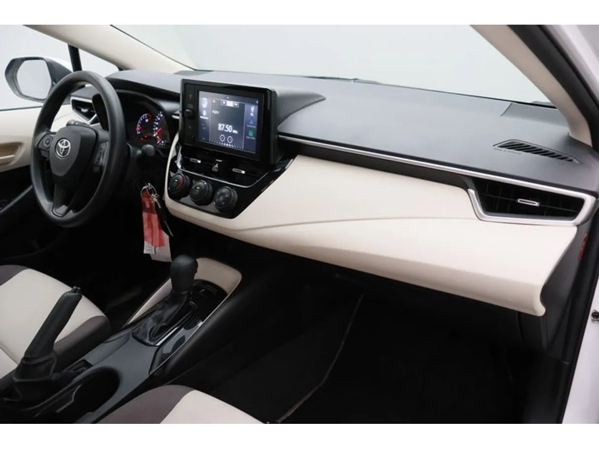 Car image 10