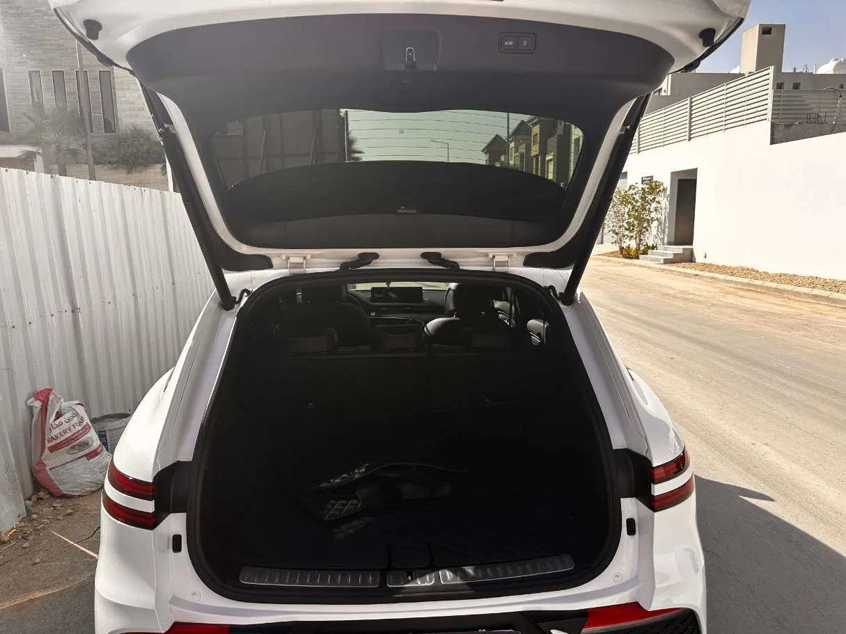 Car image 22