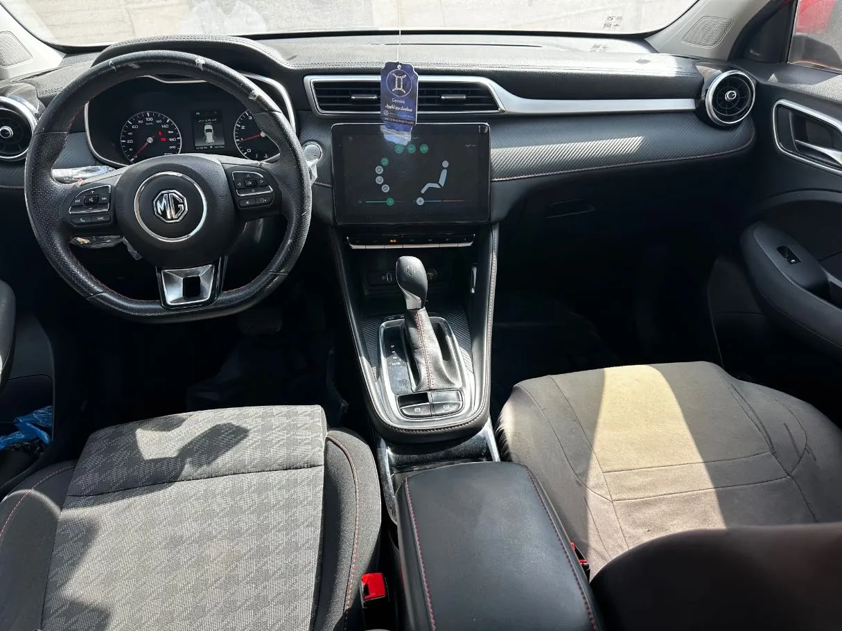Car image 17