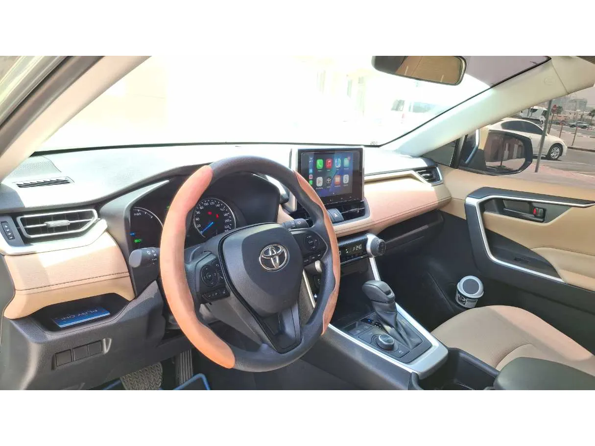 Car image 11