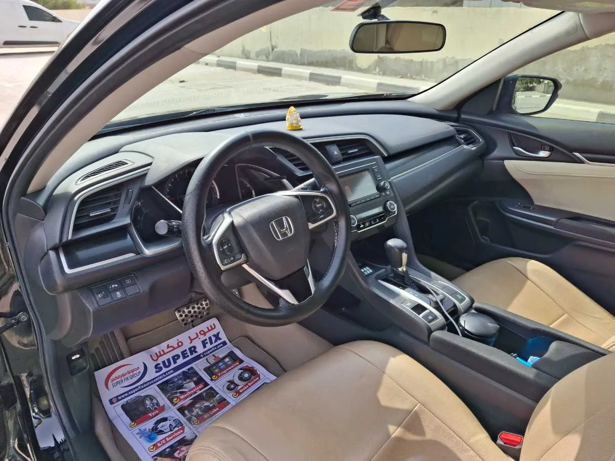 Car image 11