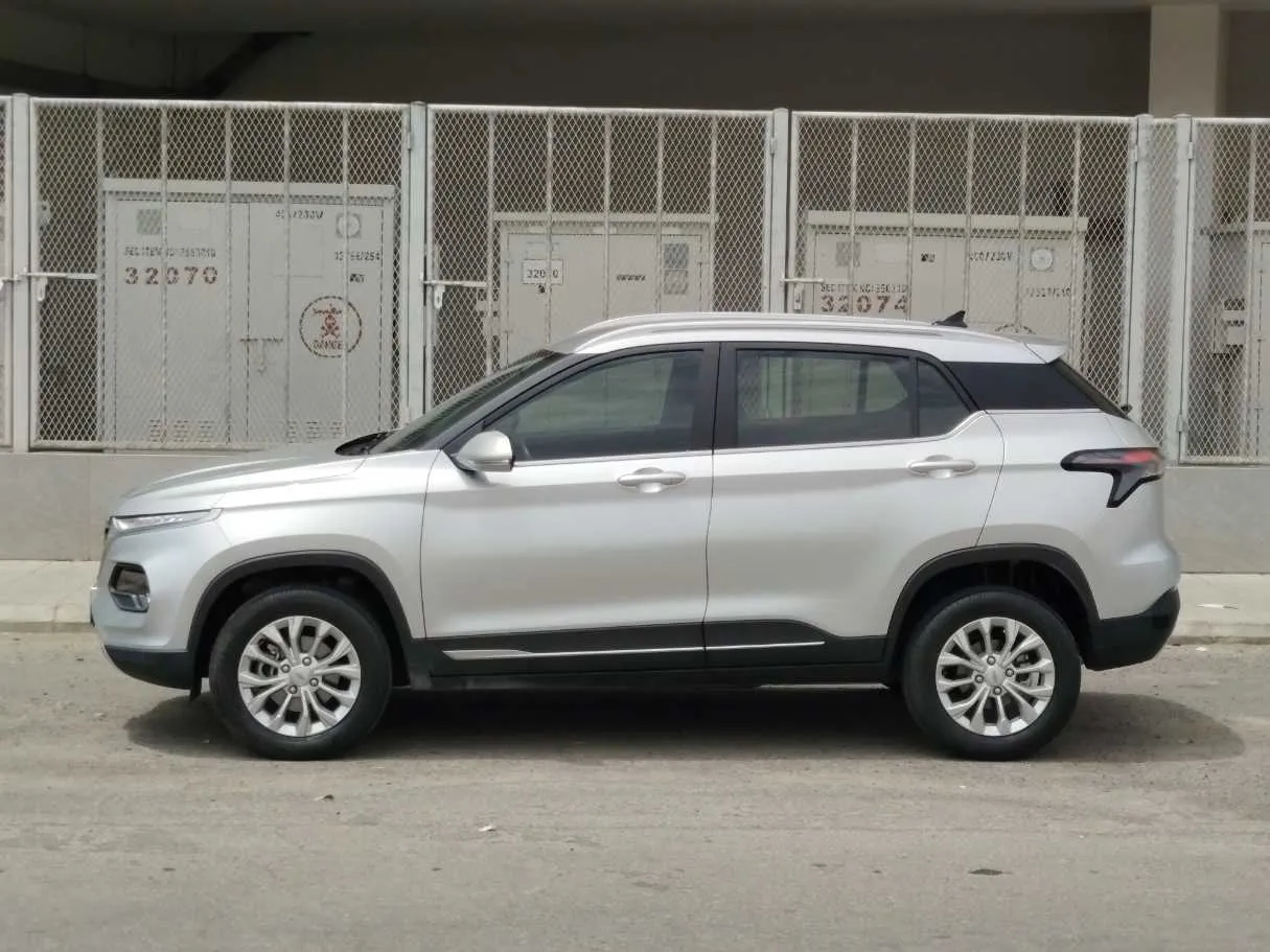 Car image 7