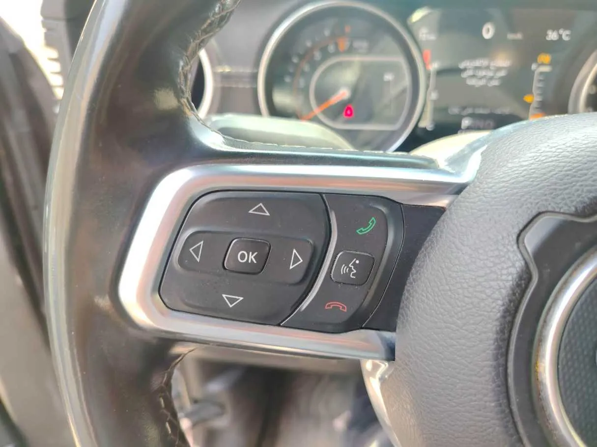 Car image 27
