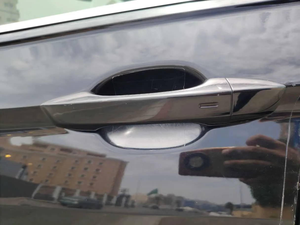 Car image 24