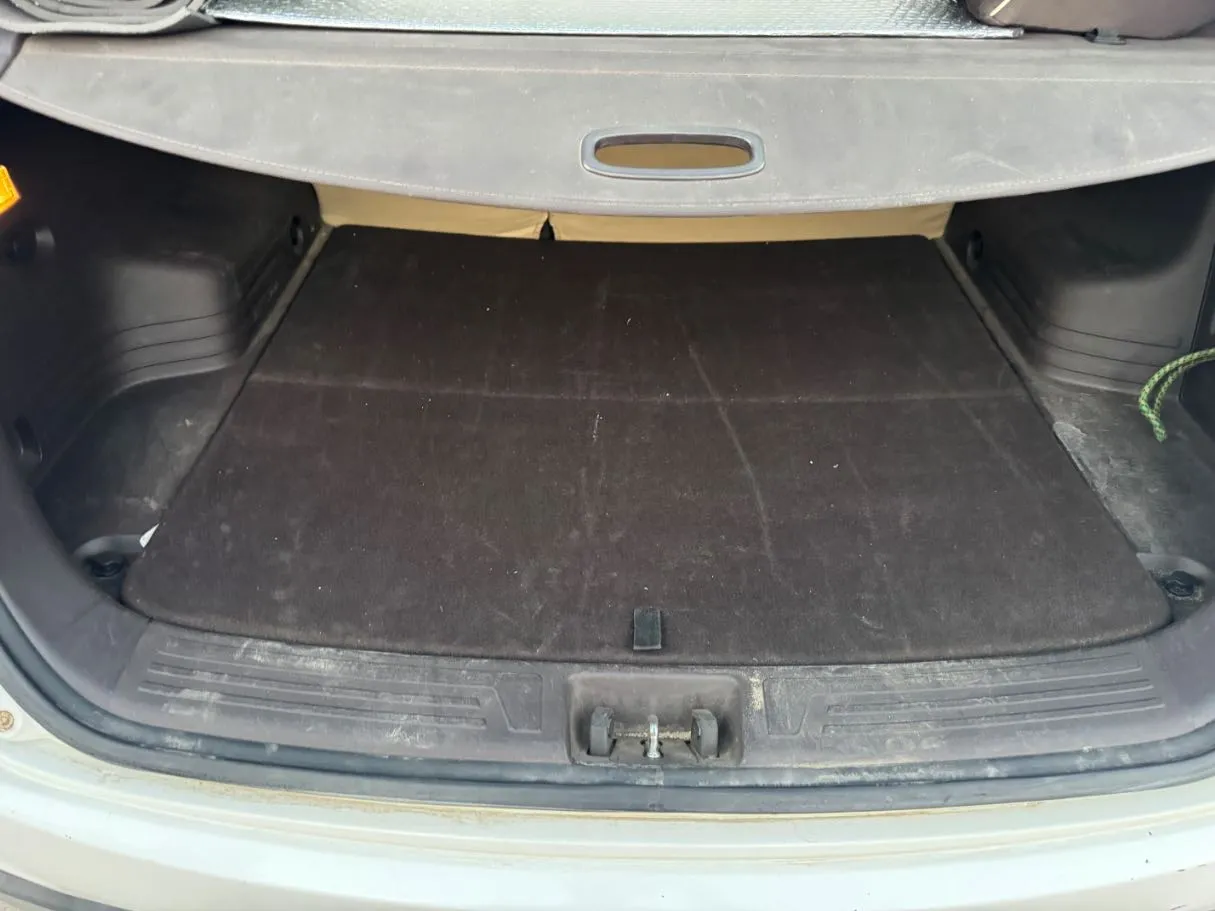 Car image 20