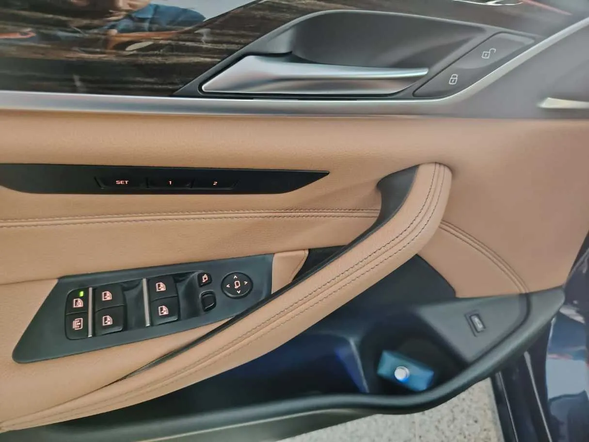 Car image 42