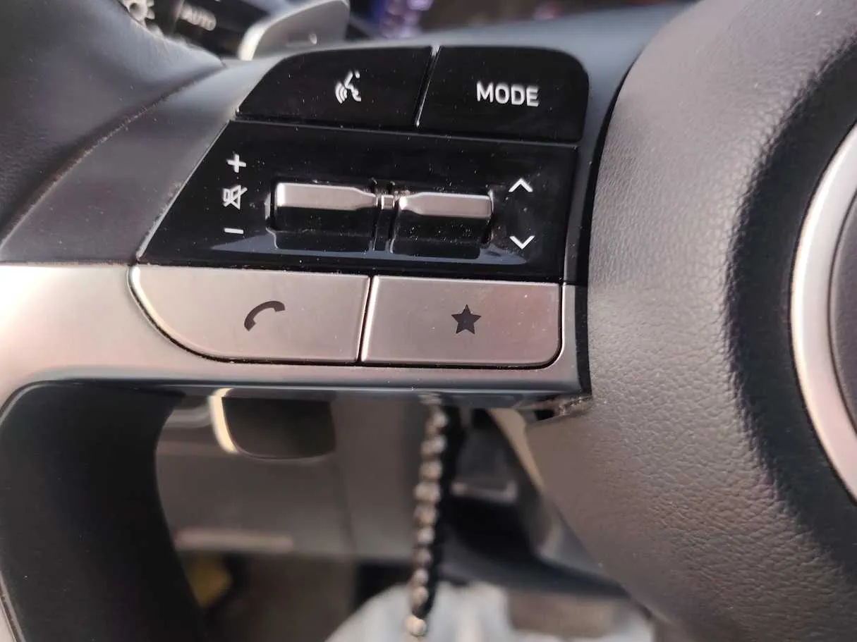 Car image 32