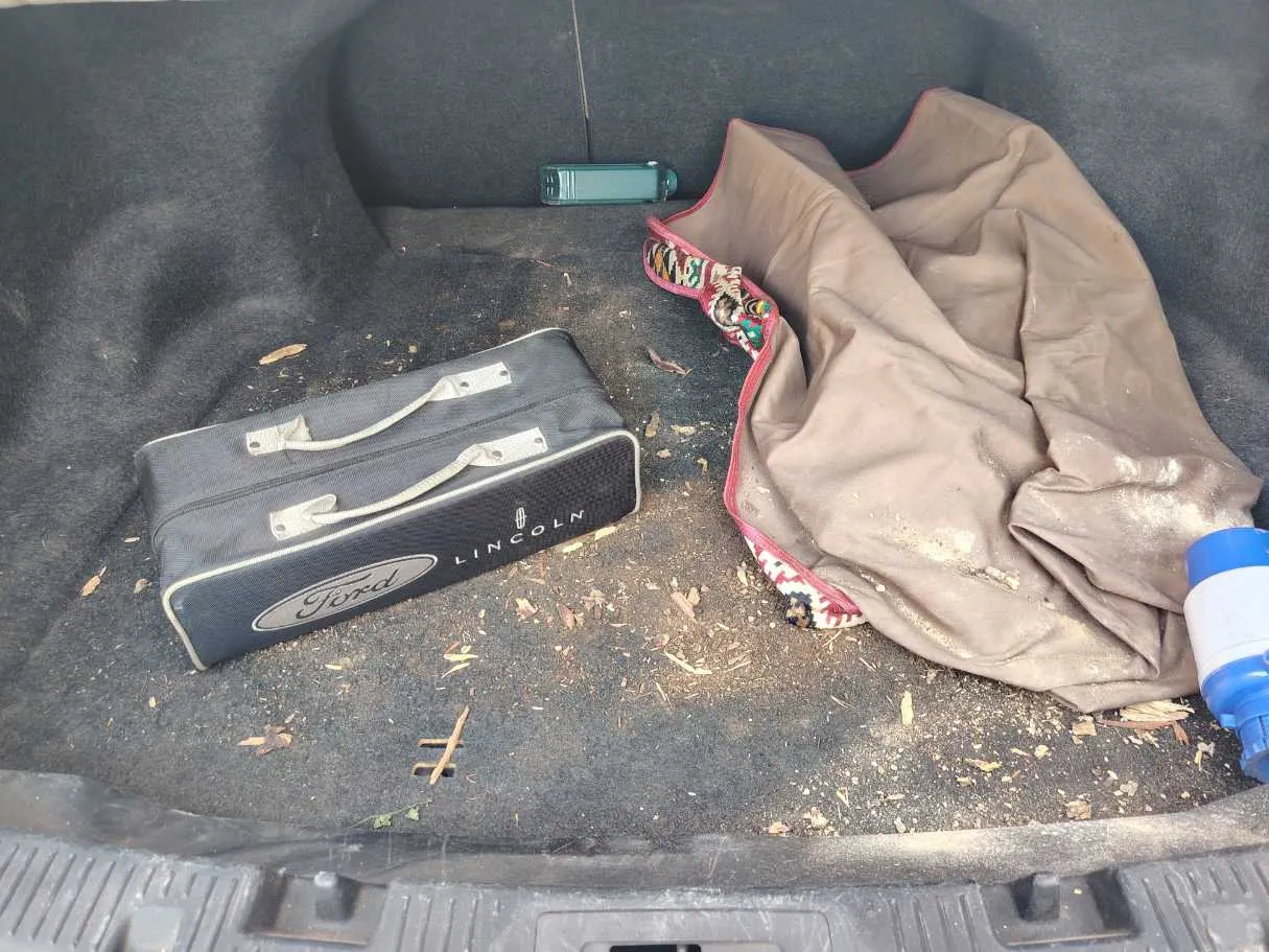 Car image 23