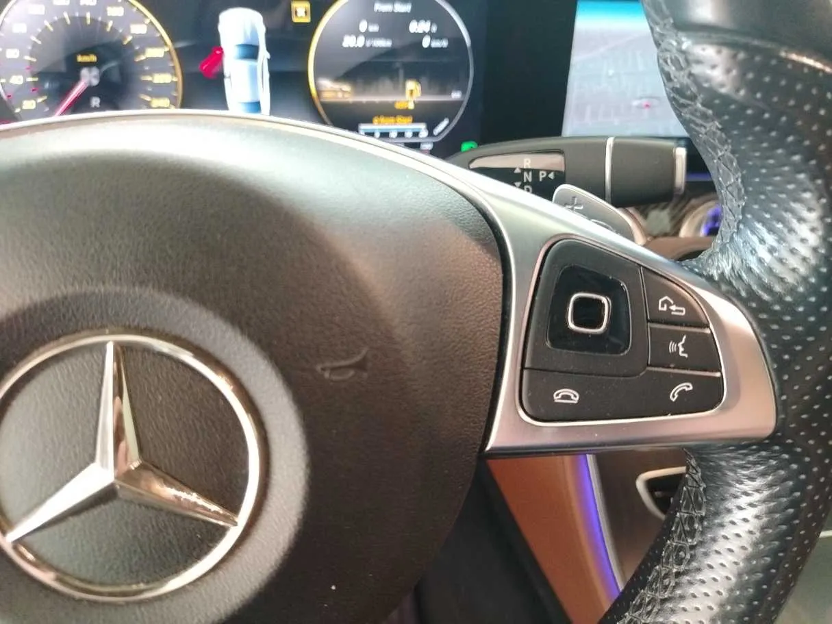 Car image 33