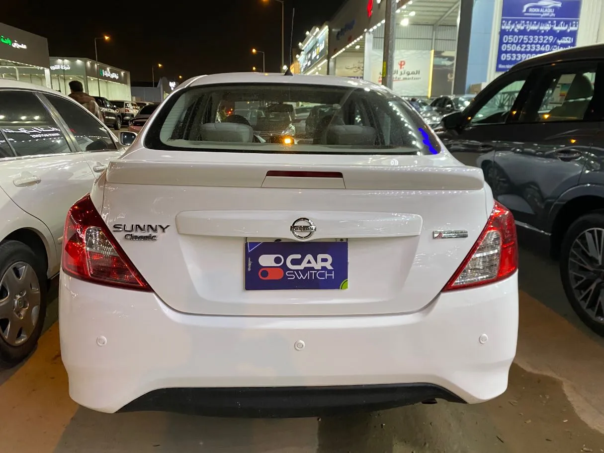Car image 5