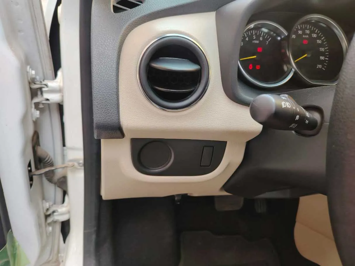 Car image 38