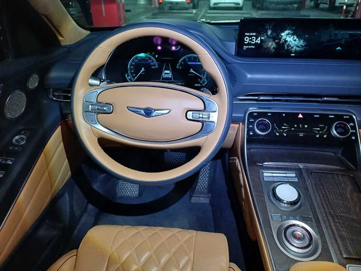 Car image 16