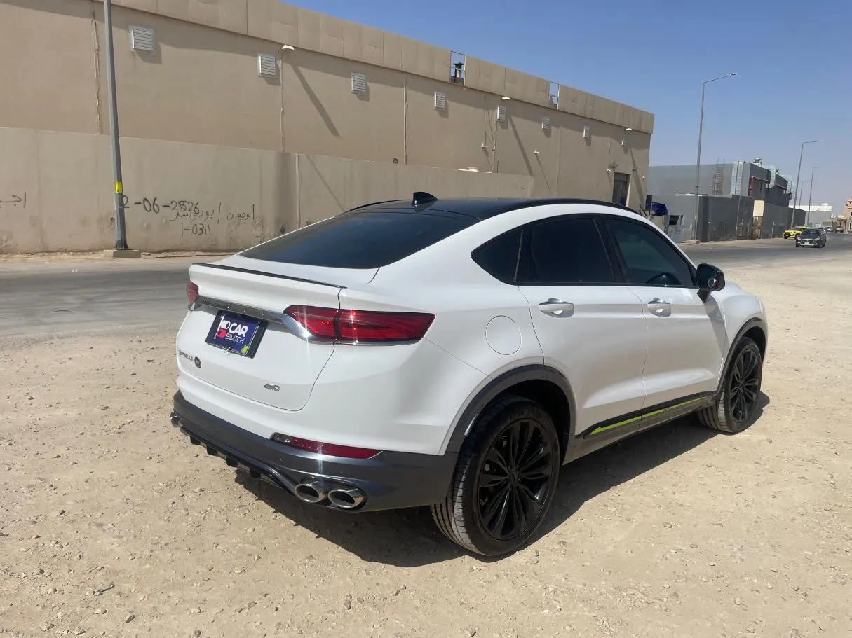 Car image 5