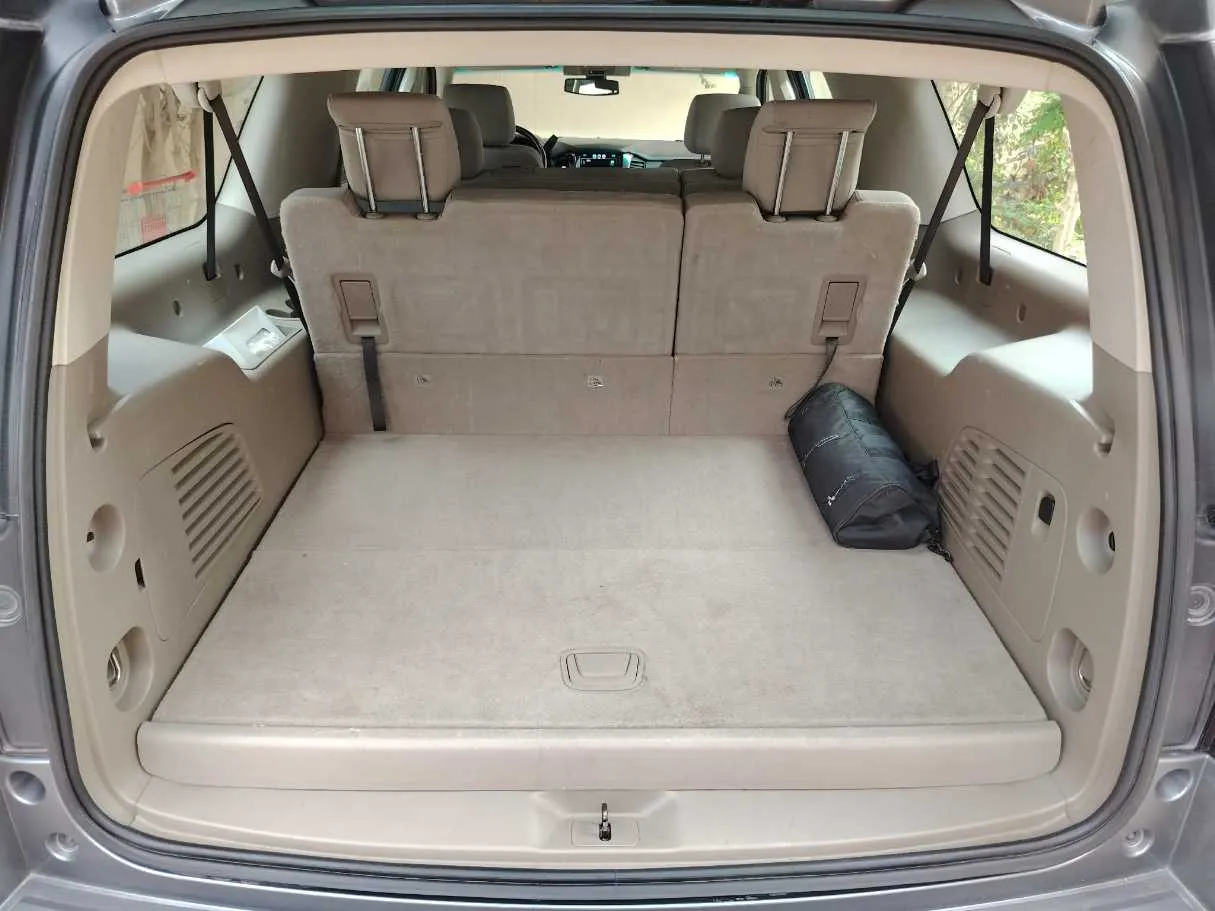 Car image 26