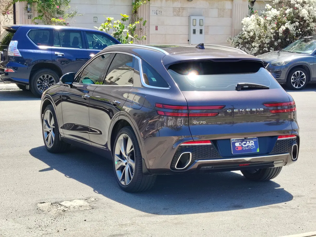Car image 7