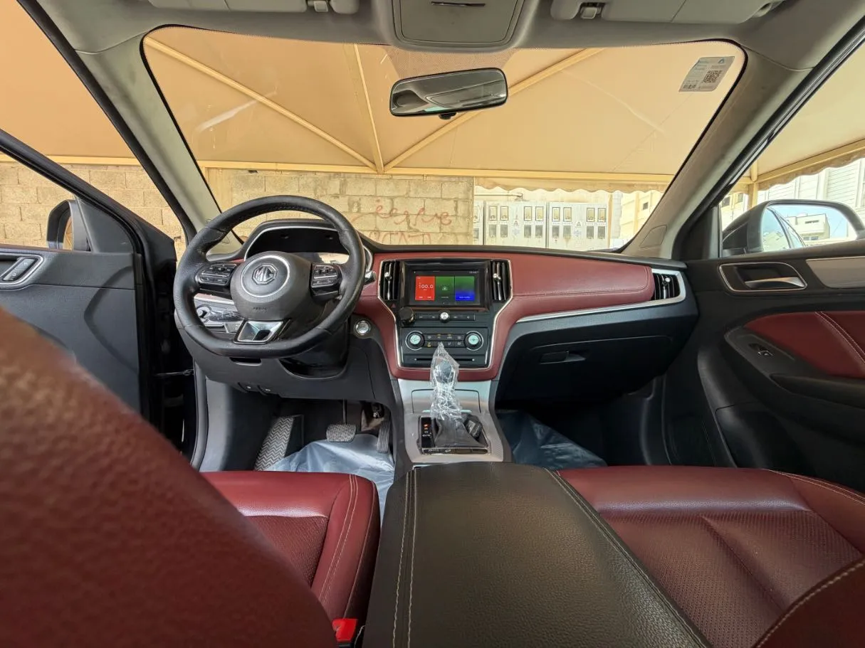 Car image 14