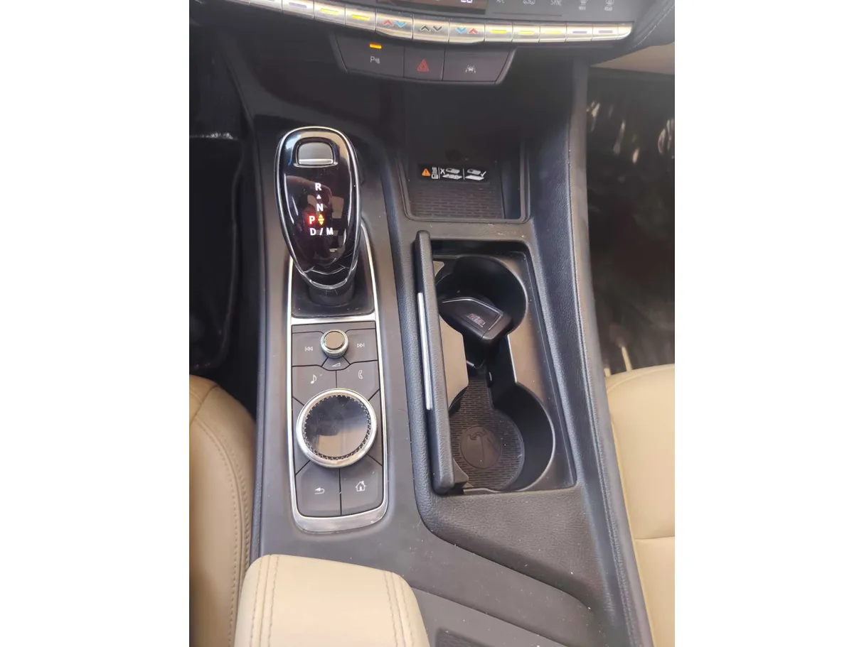 Car image 21