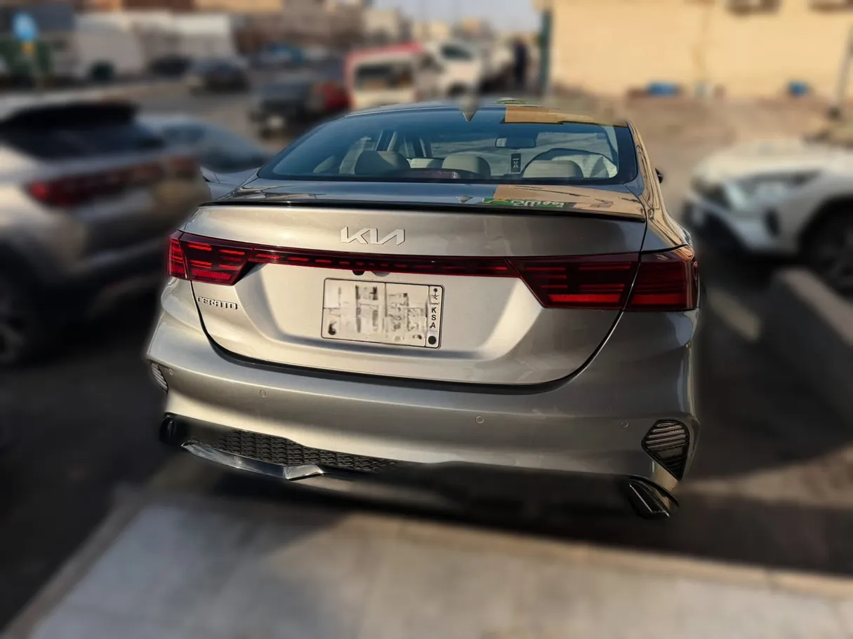Car image 8