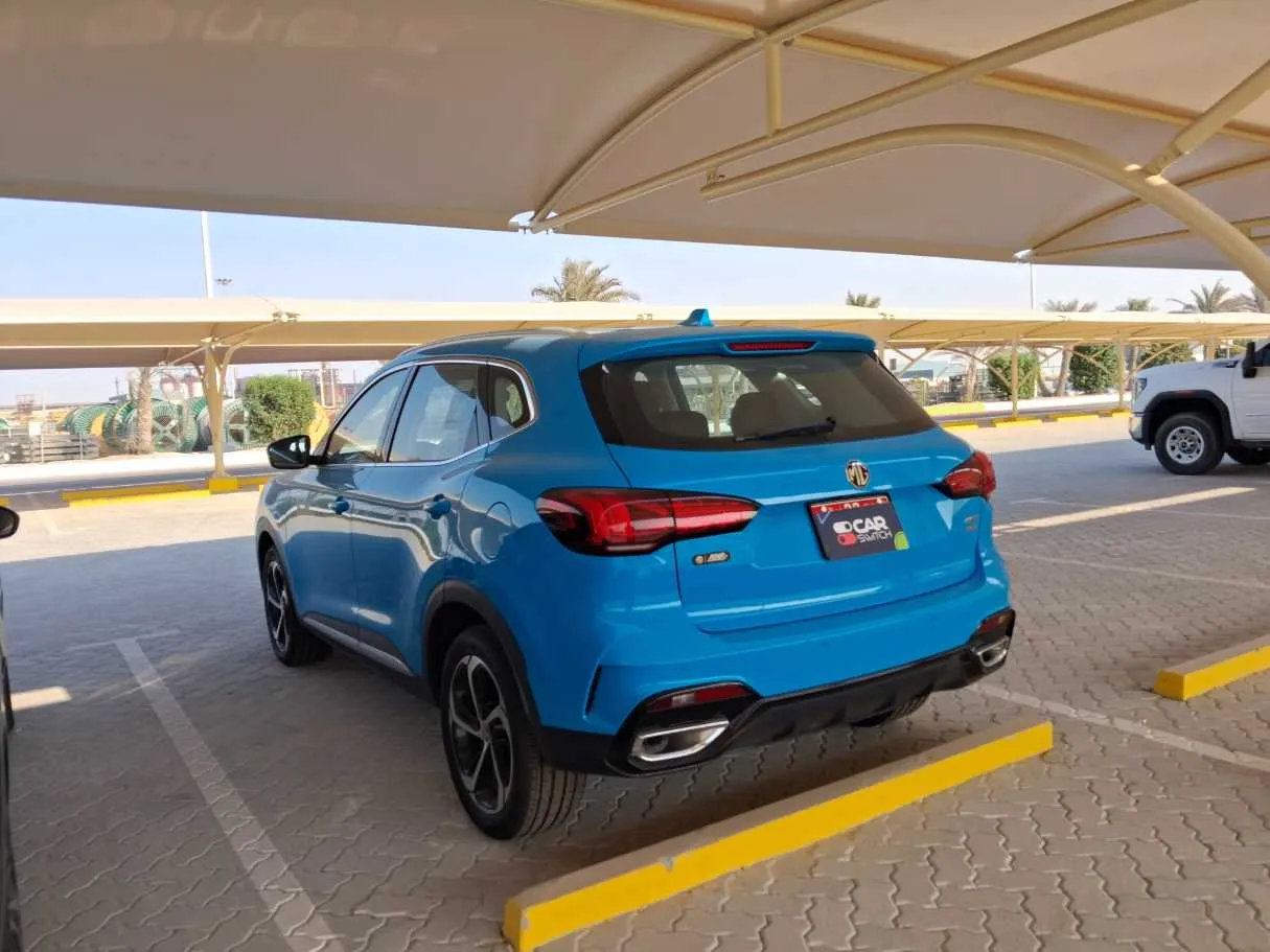 Car image 5