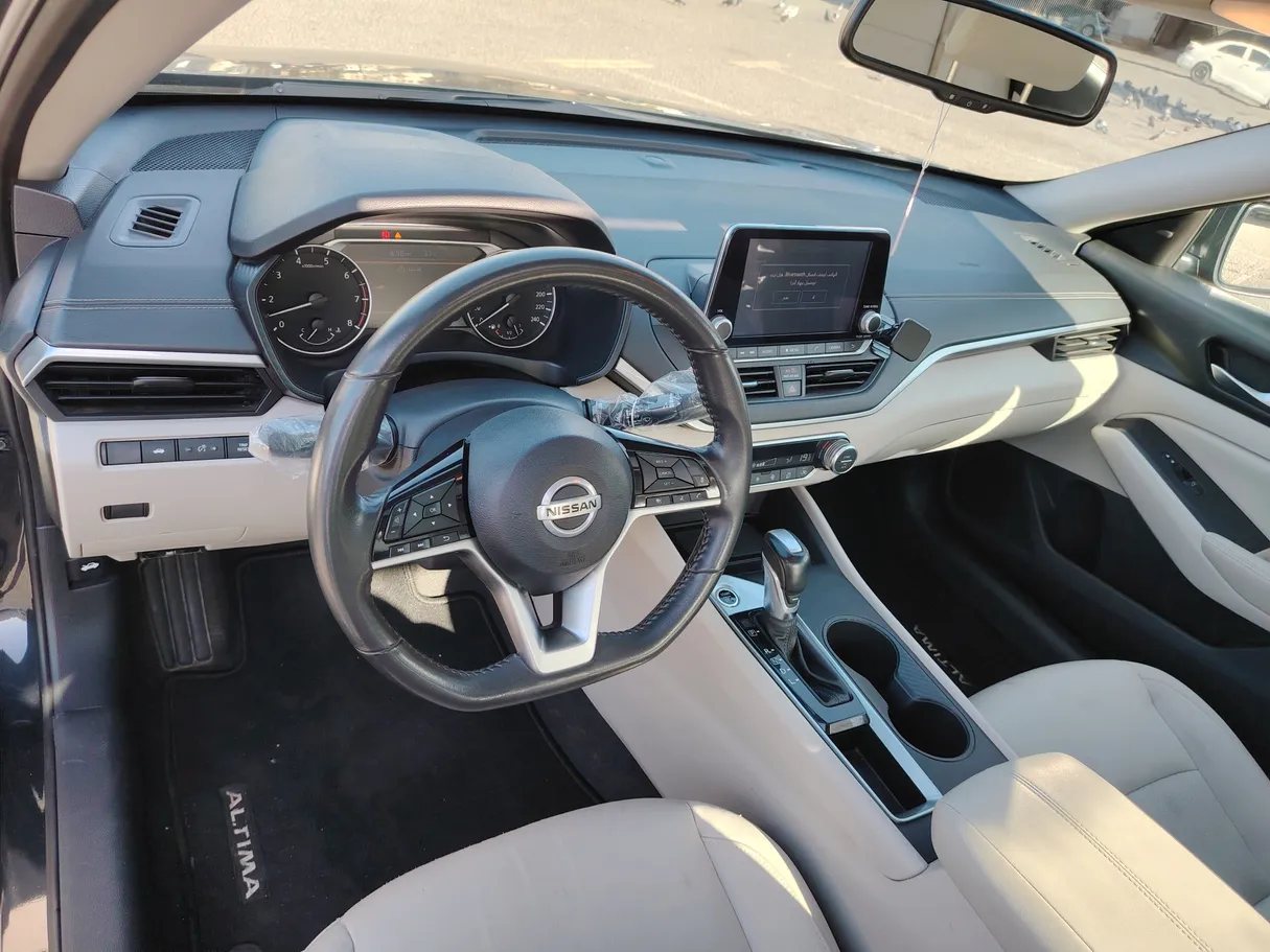 Car image 20