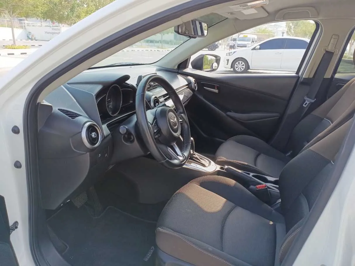 Car image 11
