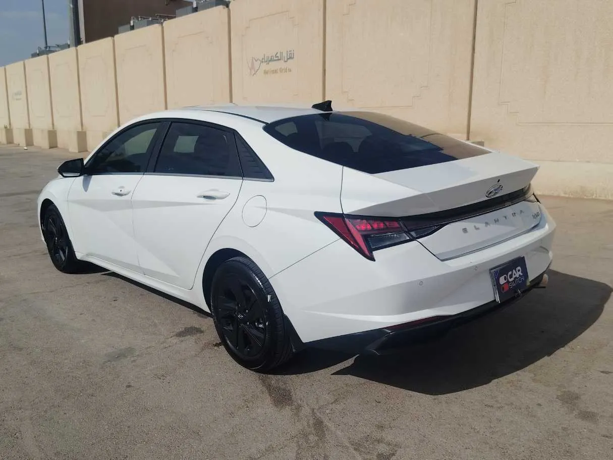 Car image 7