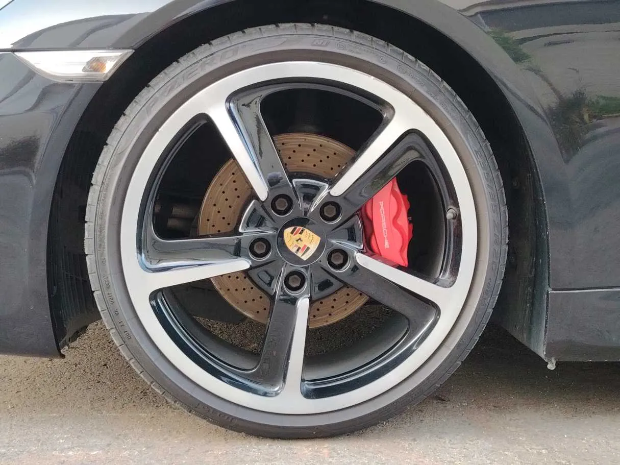 Car image 10