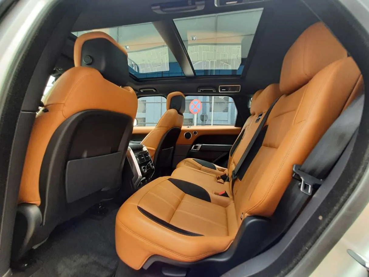 Car image 13