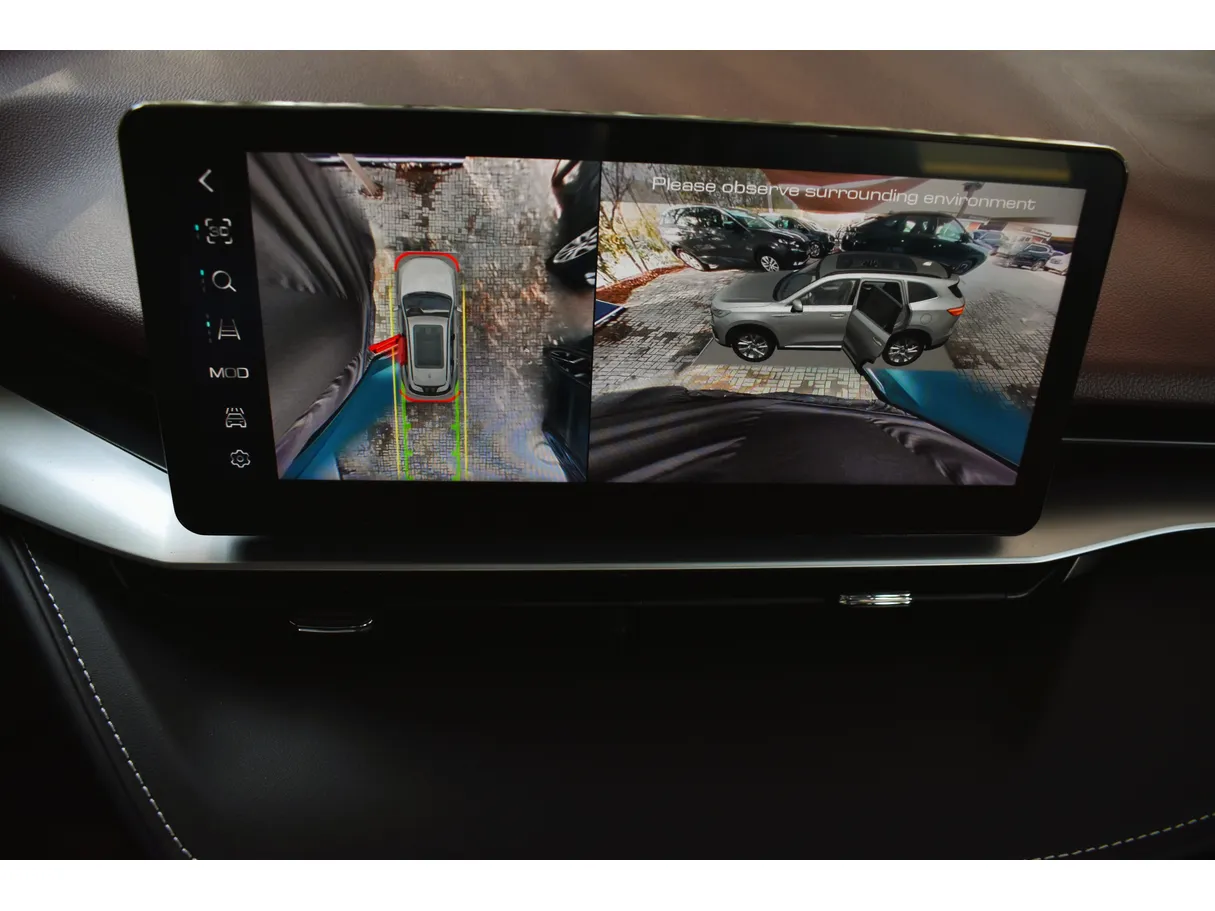 Car image 14